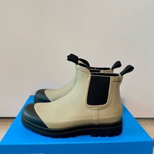 Everlane Chelsea Rain Boot